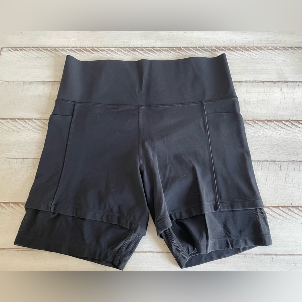 Athleta Black Mesh Me Up Shorts 8”